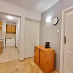 Διαμέρισμα Comfortable 3 Bedroom Flat Next To Q22 Building *
