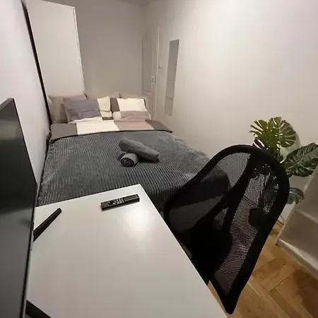 Comfortable 3 Bedroom Flat Next To Q22 Building Διαμέρισμα *